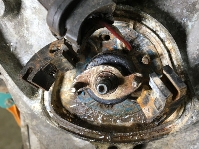 advanced timing with points/ignition rotor removed (completely rusted)